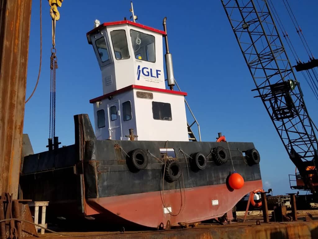 steev boat close up