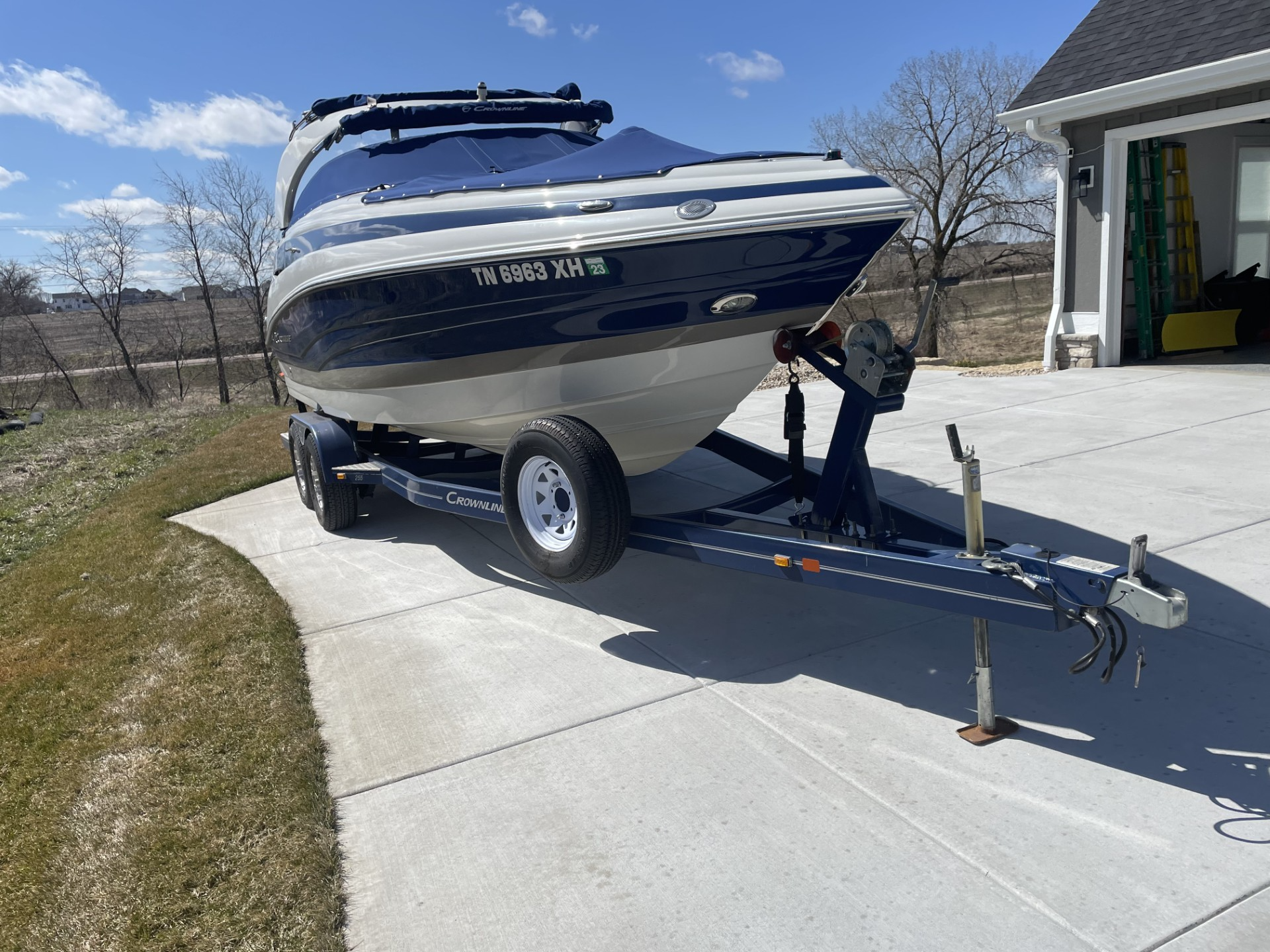 2015 Crownline 255SS Boat