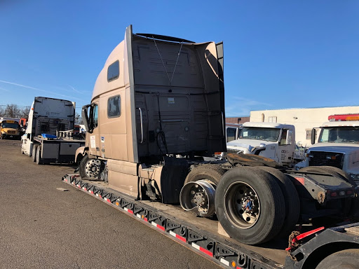 Inoperable Semi Truck Transport