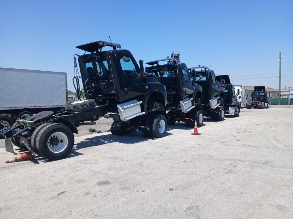 (4) 2019 Freightliner Cascadia Trucks