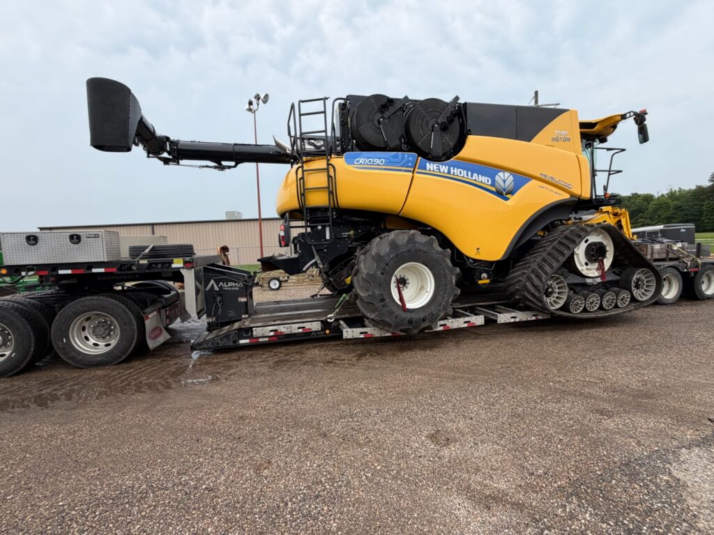 2023 New Holland CR10 90 Combine