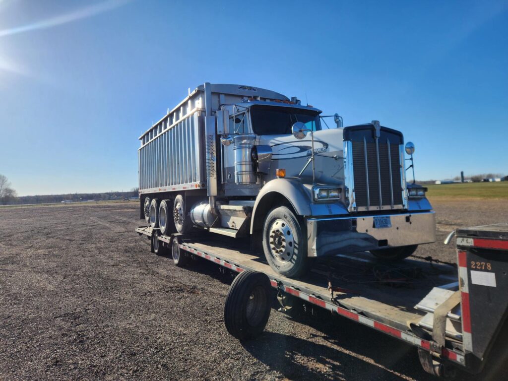 2000 Kenworth W900B Dump Truck