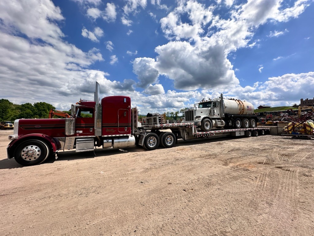 2015 Peterbilt 389 Tank Truck