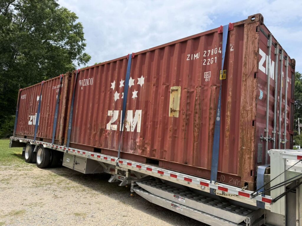2 20 FT Standard Containers