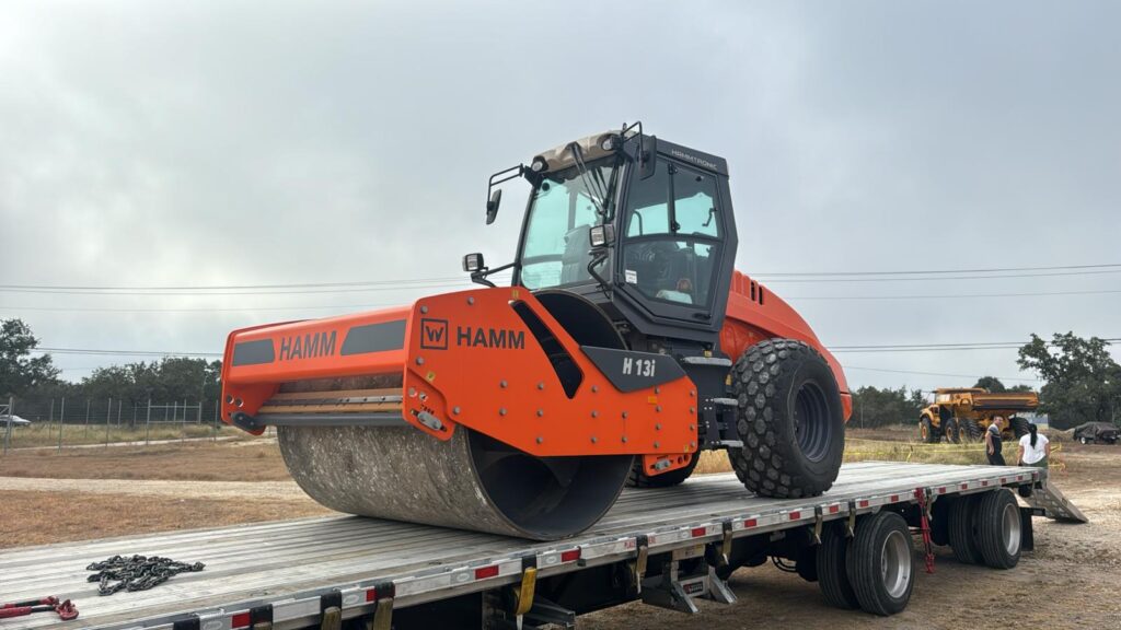 2022 Hamm H13i Smooth Drum Compactor