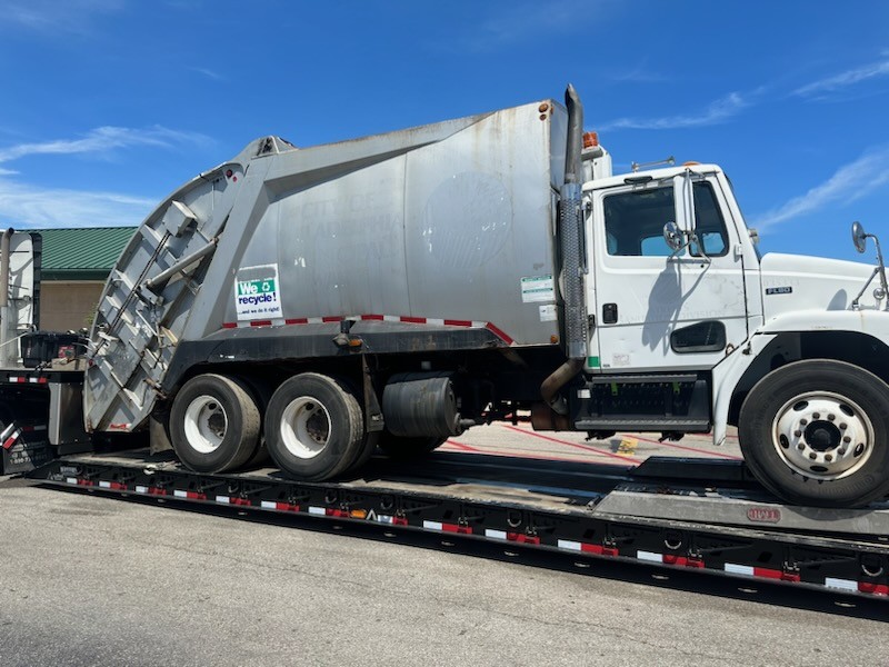 2009 Crane Carrier Low Entry