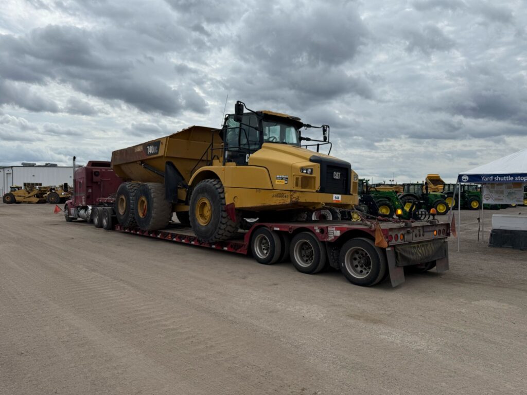 1 Caterpillar 740 GC Articulated Truck