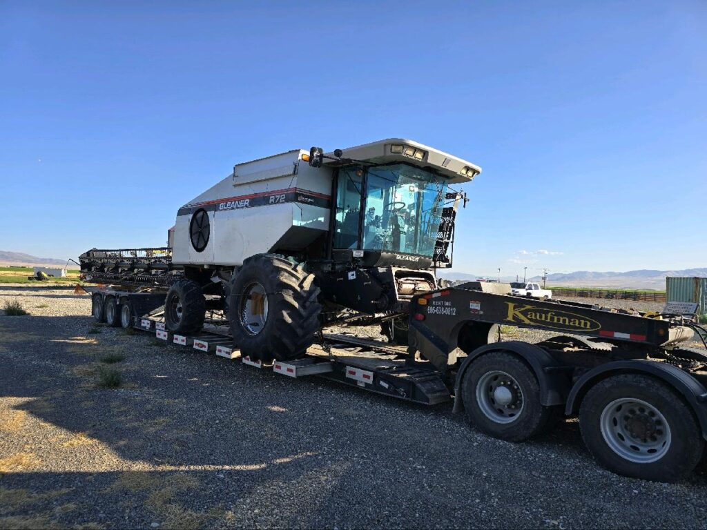 Gleaner combine and header