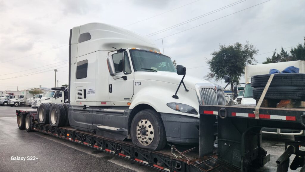 2018 International Heavy Duty Truck Move
