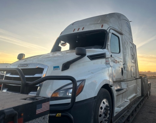 2023 Freightliner Cascadia Sleeper Semi Truck