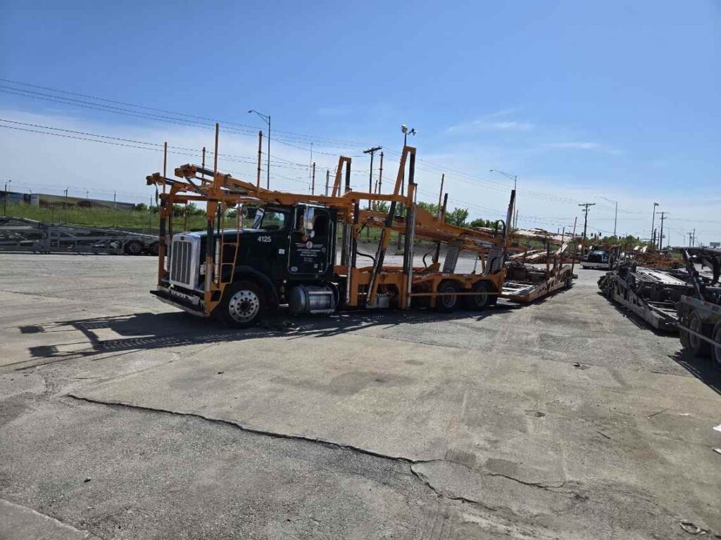Peterbilt tractor & Auto Hauler Carrier