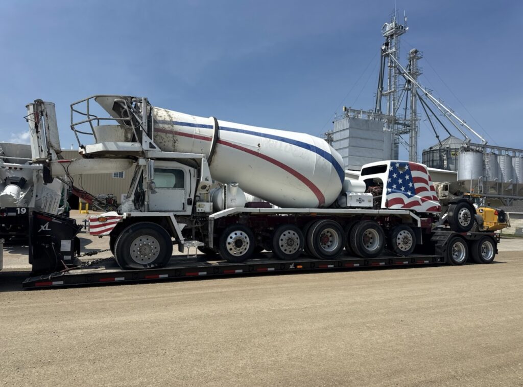 Oshkosh Concrete Ready Mix Truck