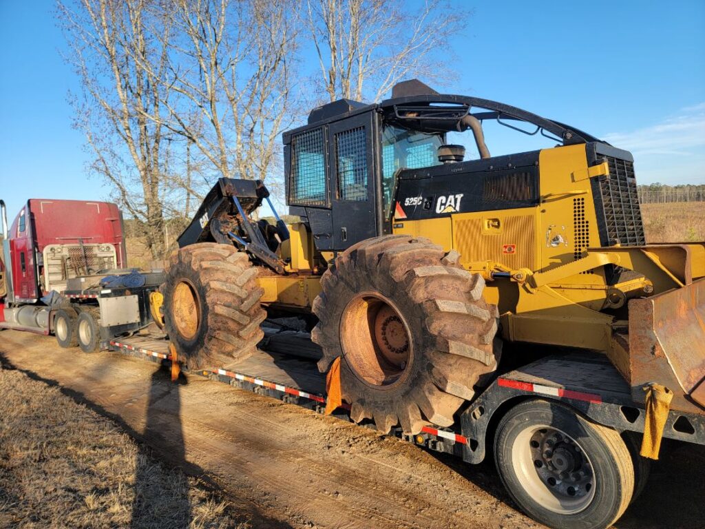 CAT 525C Skidder