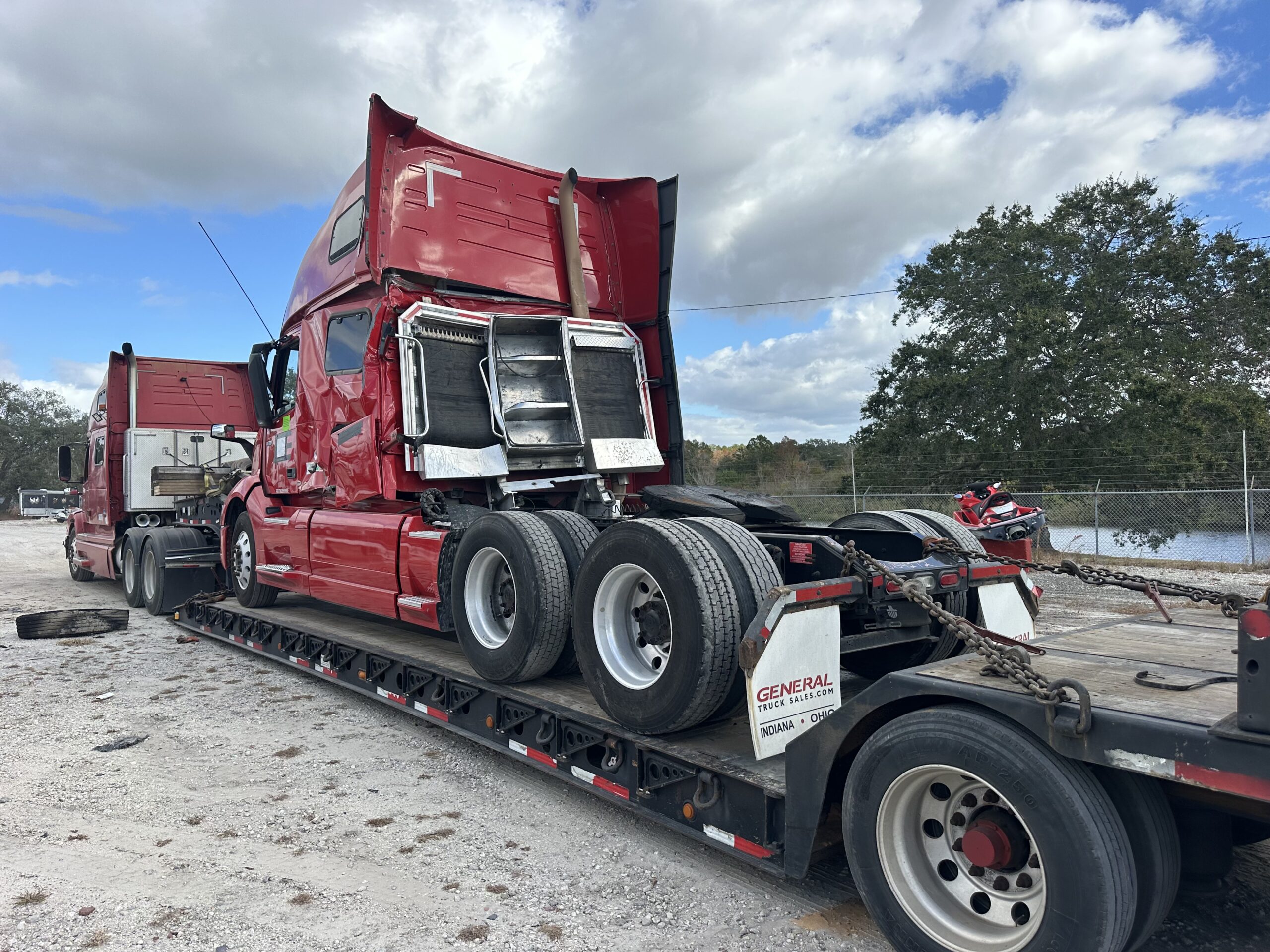 2019 Volvo Semi Truck
