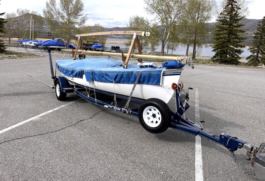 1965 O’Day Corp Rhodes 19 Boat