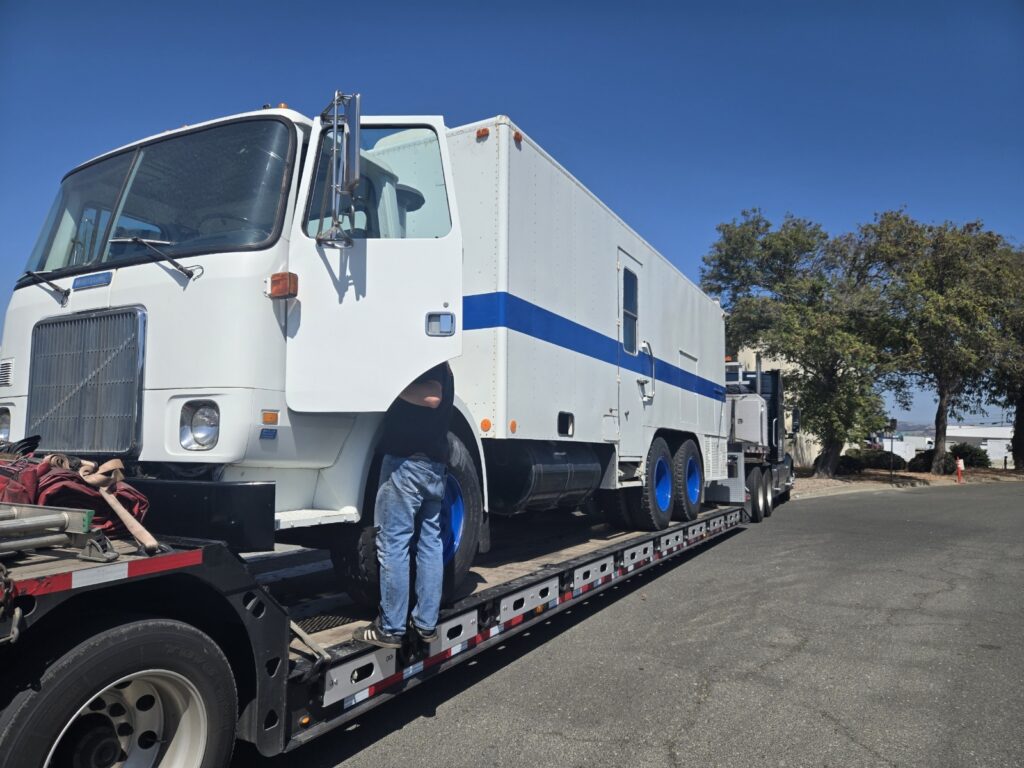 1987 Volvo White-Wireline Truck