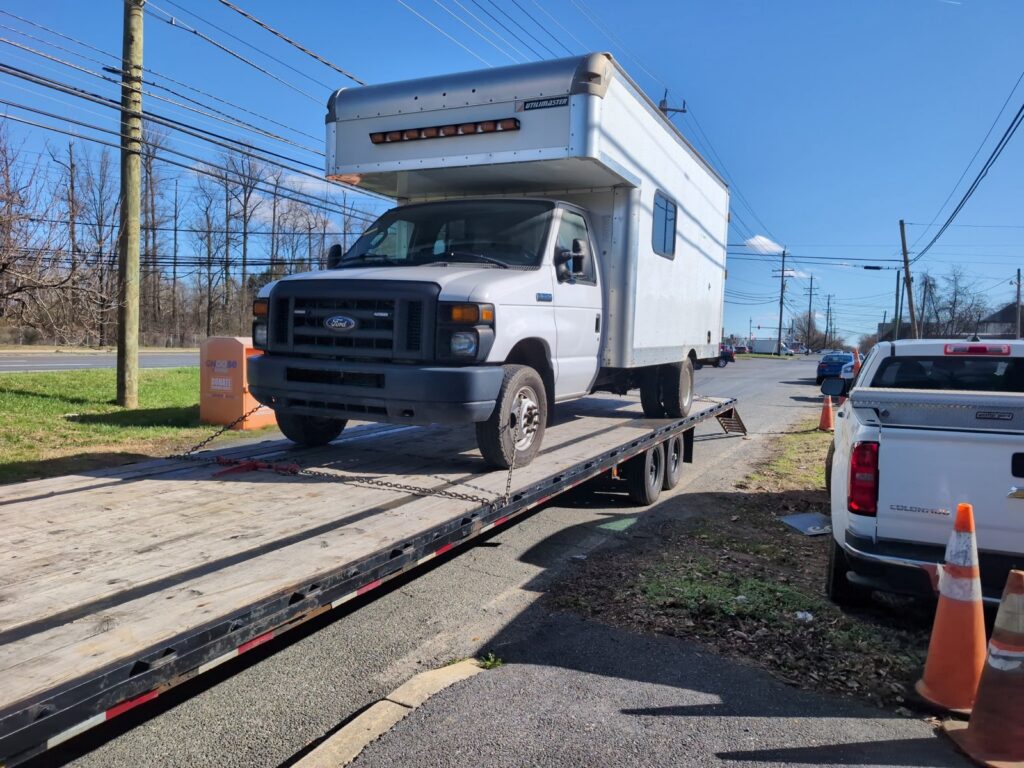 2014 Ford E-350 Box Truck