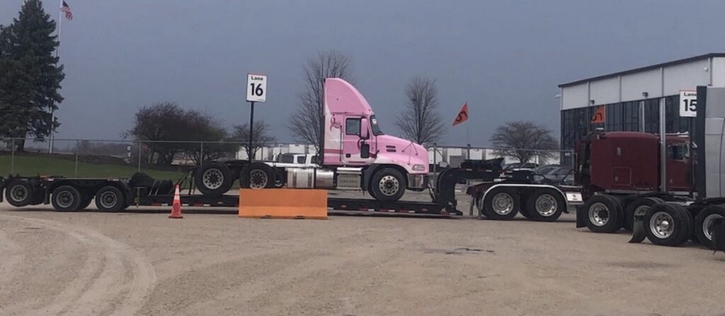 2017 International LT Semi-truck