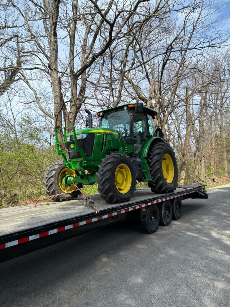 1 John Deere 6105E Tractor