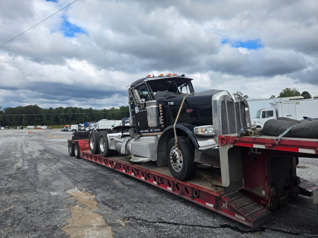 Peterbilt Day Cab Truck