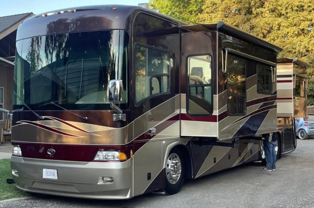 2006 Country Coach Allure 470 Sunset Bay Motorhome